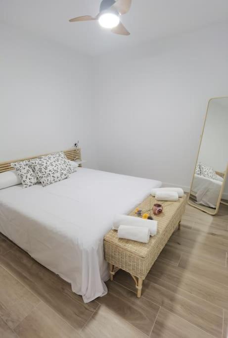 Fantastico Piso Nuevo, Mentidero * Cadiz