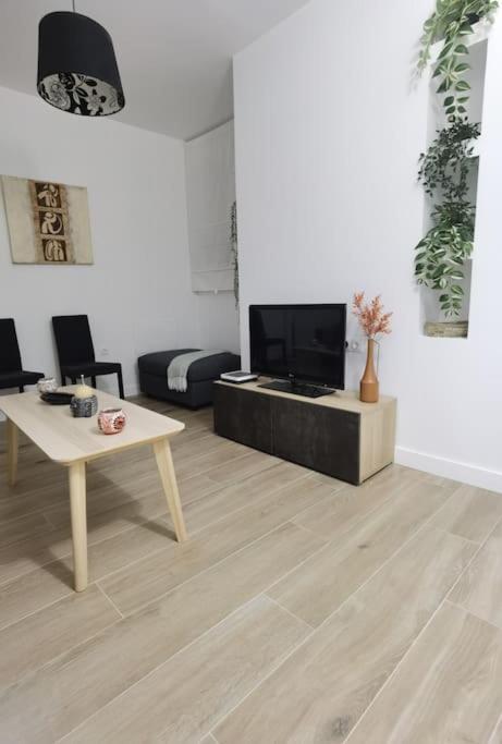 Fantastico Piso Nuevo, Mentidero Apartment *